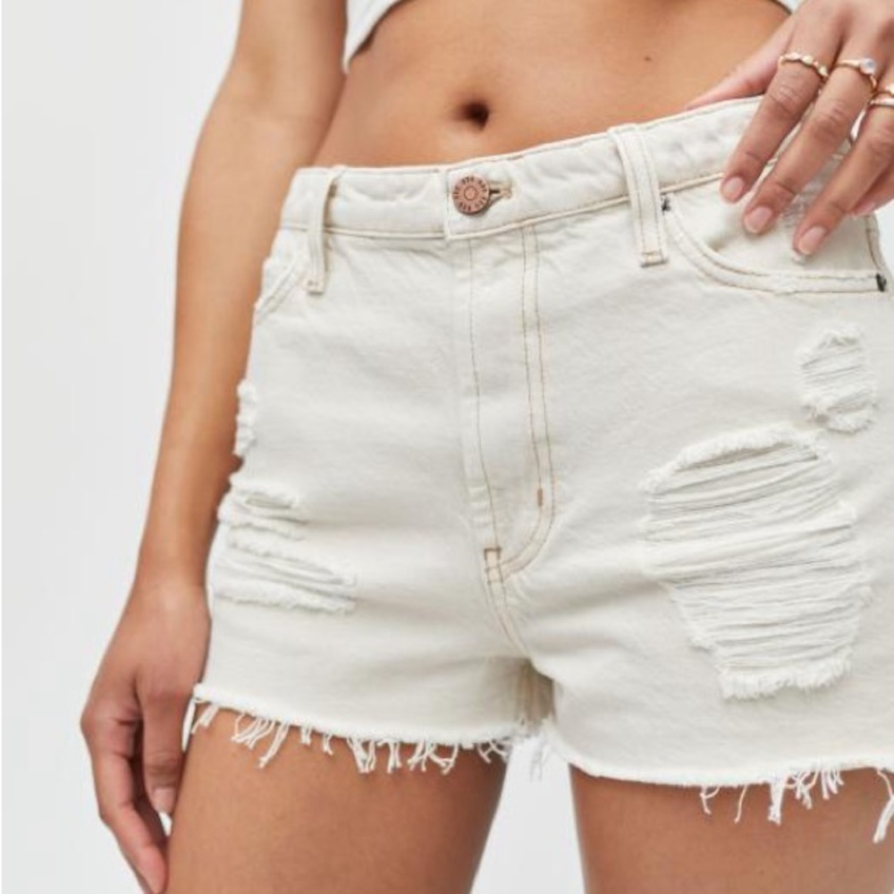 NWT Urban Outfitters BDG Girlfriend high-rise shorts  in crème 26